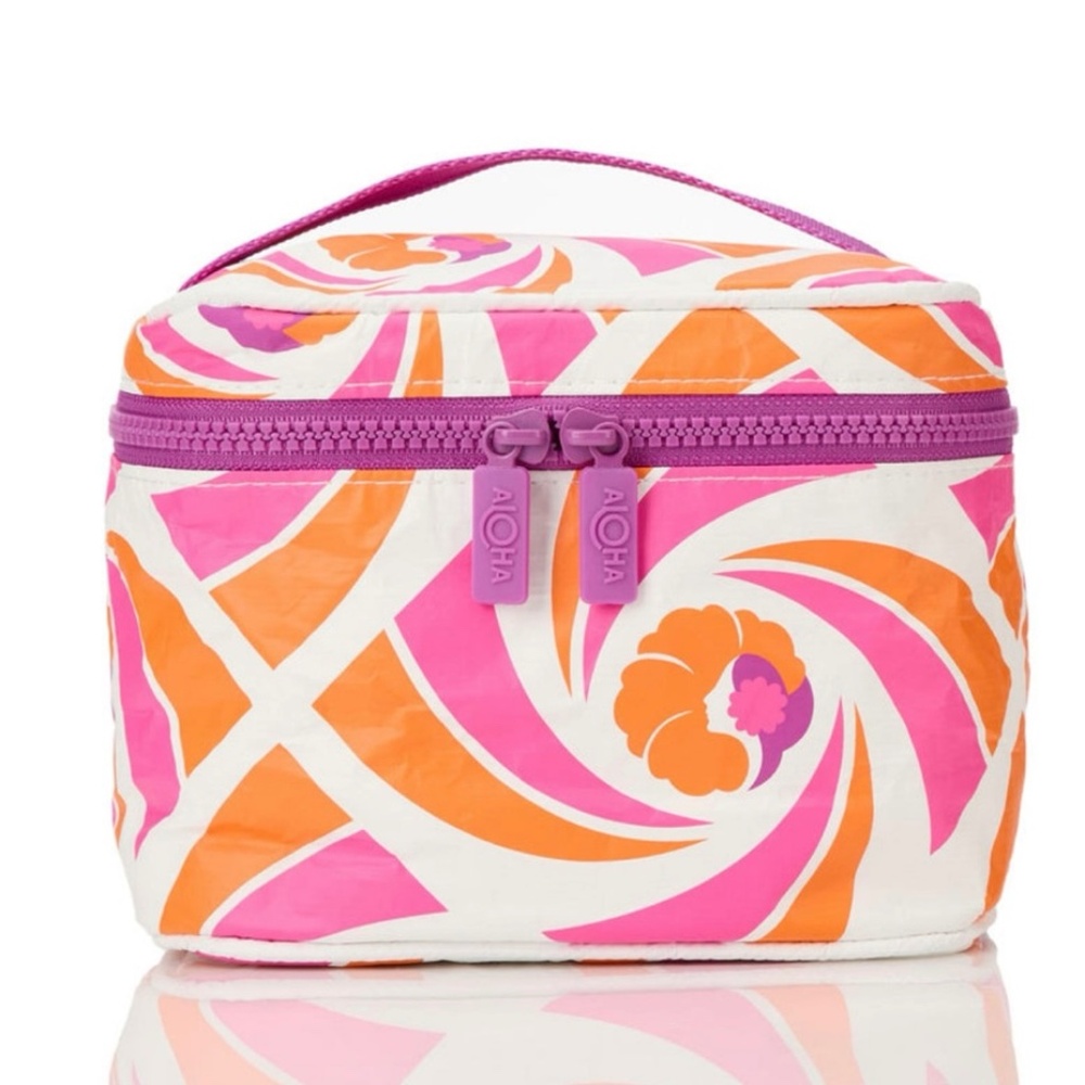 ALOHA Collection Hawaiian Airlines Canin Crew Kit